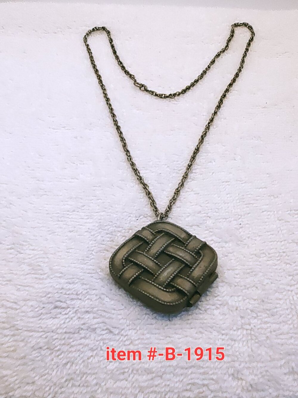 1 Perfume Necklace, item # B- 1915 ,. wt. 50 grams